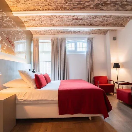 Het Arresthuis Szálloda 5*